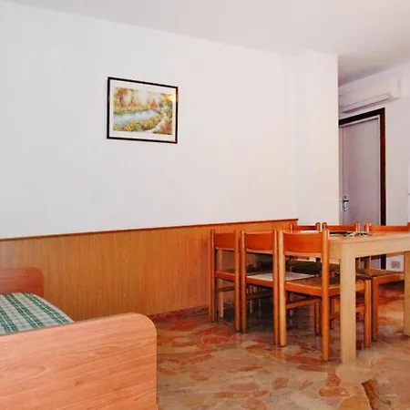Apartament Aurora A B,