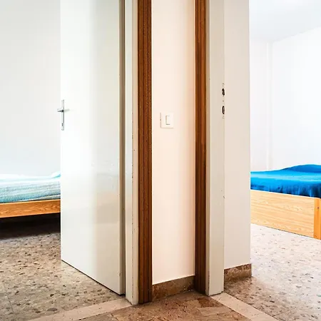 Aurora A B, Apartament *